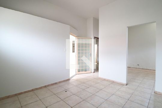 Casa para alugar com 3 quartos, 60m² em Santa Mônica, Uberlândia