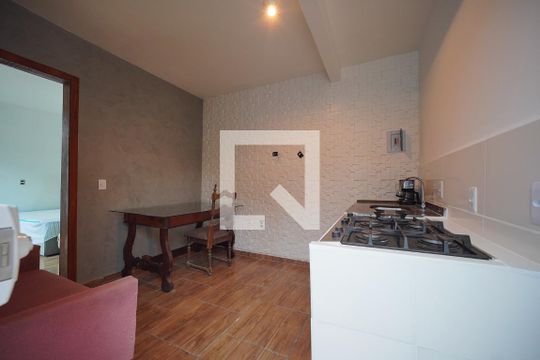 Apartamento para alugar com 1 quarto, 42m² em Cachoeira do Bom Jesus, Florianópolis