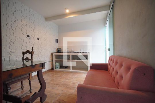 Apartamento para alugar com 1 quarto, 42m² em Cachoeira do Bom Jesus, Florianópolis