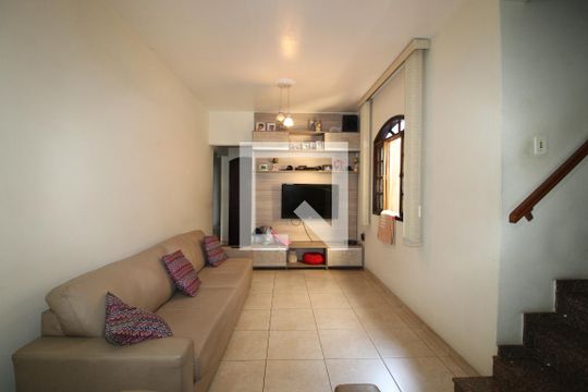 Casa para alugar com 3 quartos, 150m² em Parque Savoi City, São Paulo