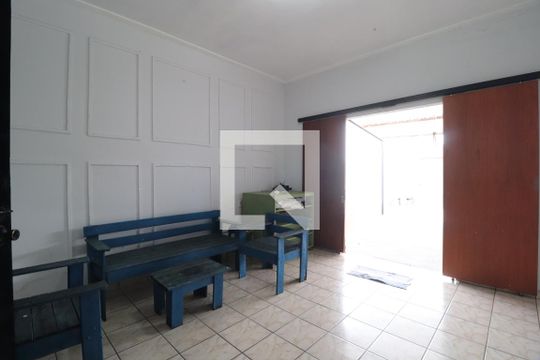Casa para alugar com 3 quartos, 240m² em Jardim das Palmeiras, Uberlândia