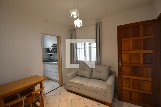 Sala de casa para alugar com 1 quarto, 25m² em Rio Pequeno, São Paulo