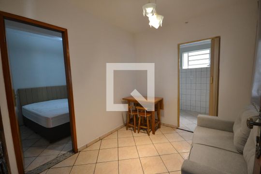 Sala de casa para alugar com 1 quarto, 25m² em Rio Pequeno, São Paulo