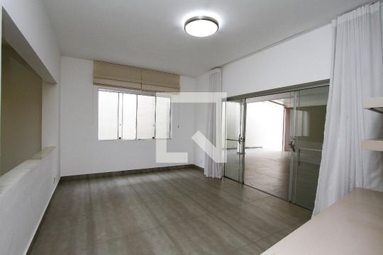 Casa para alugar com 5 quartos, 817m² em Estoril, Belo Horizonte
