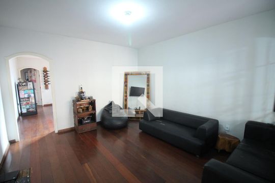 Casa à venda com 3 quartos, 270m² em Inconfidentes, Contagem