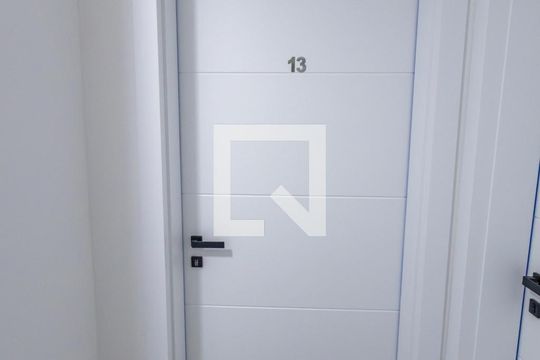 Apartamento para alugar com 1 quarto, 45m² em Capão da Imbuia, Pinhais