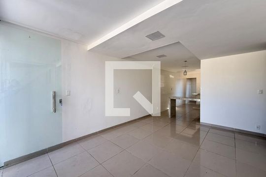 Casa para alugar com 2 quartos, 80m² em Vila Cloris, Belo Horizonte