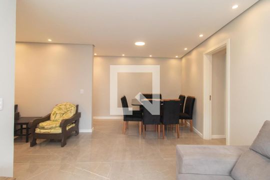 Apartamento para alugar com 3 quartos, 105m² em Santo Antônio, Porto Alegre