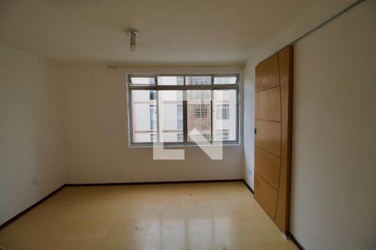 Apartamento para alugar com 2 quartos, 47m² em Barreirinha, Curitiba