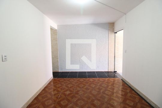 Sala de casa para alugar com 2 quartos, 107m² em Parque das Paineiras, Sorocaba