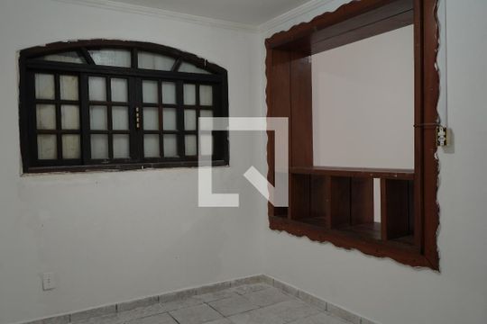 Casa para alugar com 2 quartos, 220m² em Chácara Seis de Outubro, São Paulo