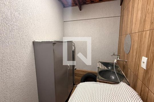 Casa de Condomínio à venda com 3 quartos, 80m² em Setor Garavelo, Goiânia