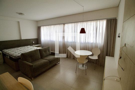 Apartamento à venda com 1 quarto, 34m² em Centro, Curitiba