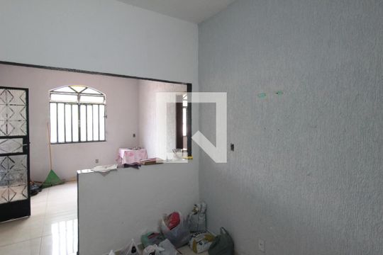 Casa para alugar com 3 quartos, 50m² em Planalto, Belo Horizonte