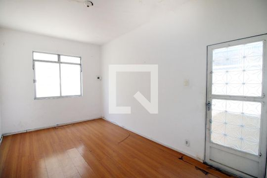 Sala de kitnet/studio para alugar com 1 quarto, 30m² em Irajá, Rio de Janeiro