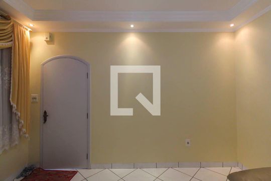Casa à venda com 6 quartos, 250m² em São Rafael, São Paulo