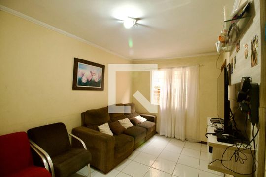 Casa para alugar com 3 quartos, 60m² em Boa Vista, Curitiba