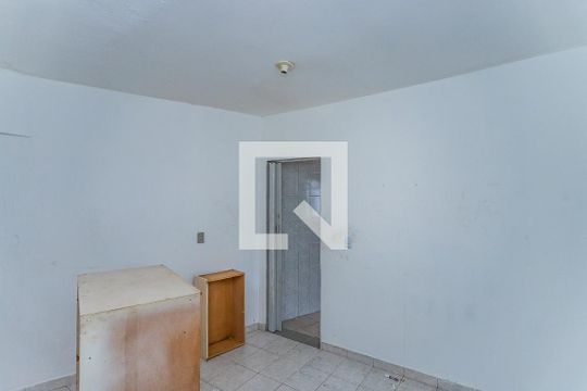 Casa para alugar com 1 quarto, 25m² em Vila Zat, São Paulo
