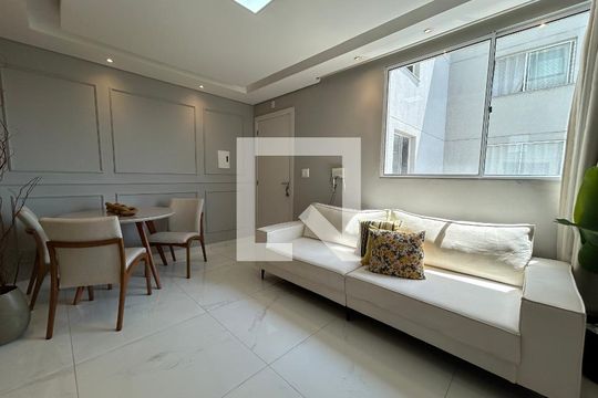 Apartamento à venda com 2 quartos, 48m² em Bom Jesus, Contagem