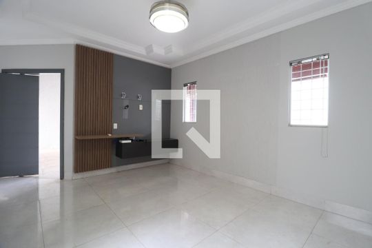 Casa para alugar com 3 quartos, 200m² em Jardim América, Uberlândia