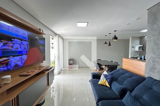 Casa à venda com 2 quartos, 180m² em Nacional, Contagem