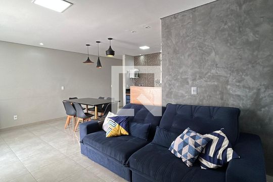 Casa à venda com 2 quartos, 180m² em Nacional, Contagem