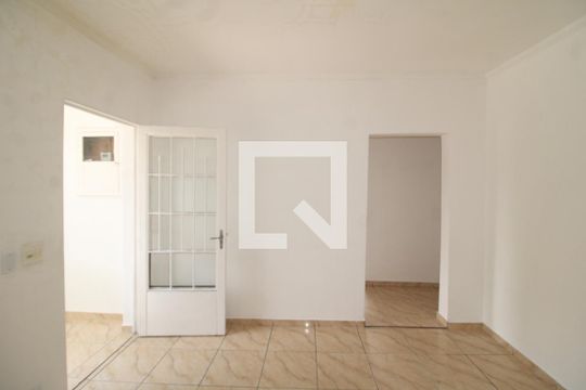 Casa para alugar com 3 quartos, 200m² em Vila Basileia, São Paulo