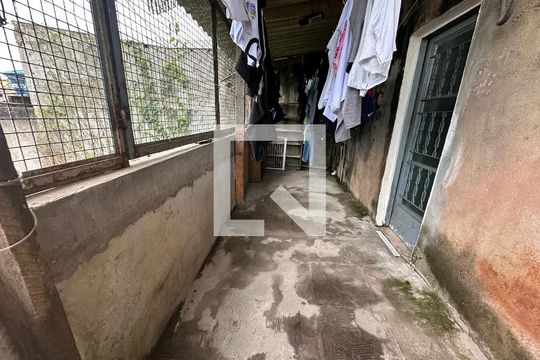 Quintal de casa à venda com 2 quartos, 125m² em Parque dos Camargos, Barueri