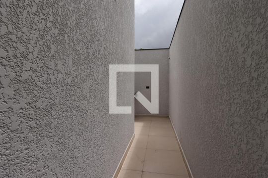 Corredor  de casa à venda com 3 quartos, 120m² em Vila Lucinda, Santo André