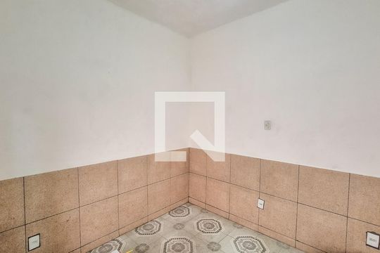 Casa para alugar com 1 quarto, 30m² em Irajá, Rio de Janeiro