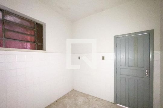 Barracão subsolo de casa à venda com 3 quartos, 200m² em Renascença, Belo Horizonte