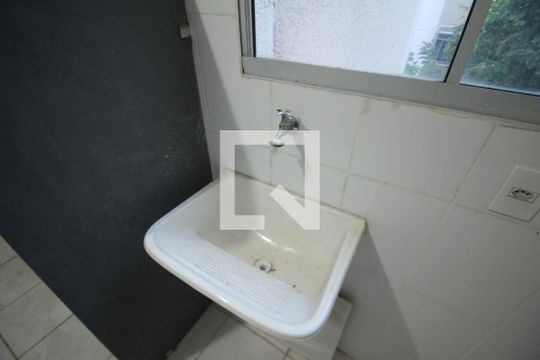 Cozinha e Área de Serviço de apartamento à venda com 2 quartos, 47m² em Camargos, Belo Horizonte