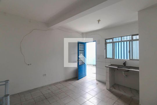 Casa para alugar com 1 quarto, 40m² em Vila Ester, São Paulo
