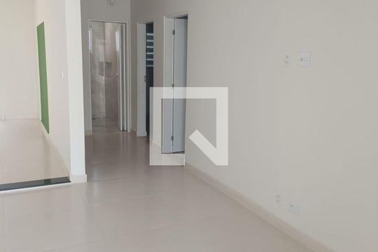 Casa para alugar com 2 quartos, 147m² em Vila Bela Flor, Mogi das Cruzes