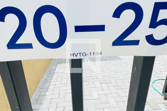 Placa de casa de condomínio para alugar com 2 quartos, 55m² em Centro, Cotia