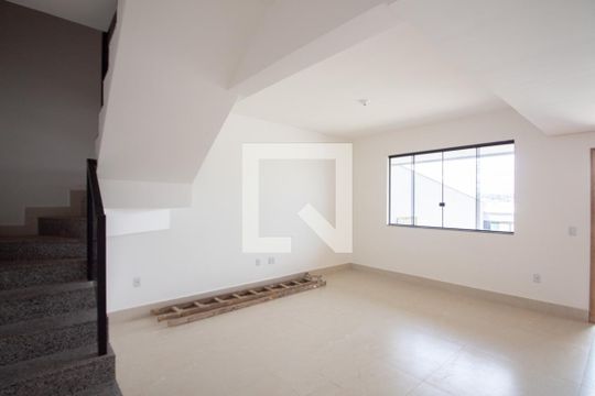 Casa à venda com 3 quartos, 100m² em Cândida Ferreira, Contagem