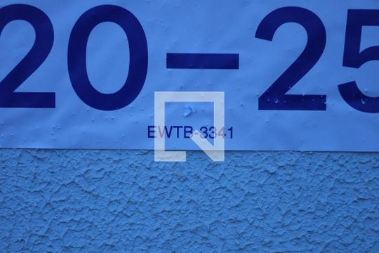 Placa GRANDE instalada na fachada do condomínio, dia 16.10.2026 - Código da placa: EWTB-3341 de apartamento para alugar com 2 quartos, 35m² em Cidade Nova São Miguel, São Paulo