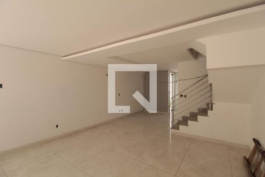 Sala de casa à venda com 3 quartos, 122m² em Santa Monica, Belo Horizonte