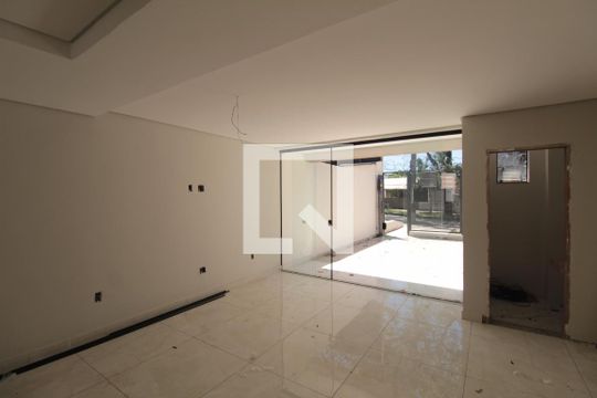 Casa à venda com 3 quartos, 122m² em Santa Monica, Belo Horizonte