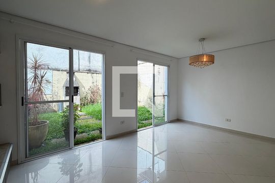 Casa de Condomínio para alugar com 2 quartos, 90m² em Vila Appia Antica, Carapicuíba