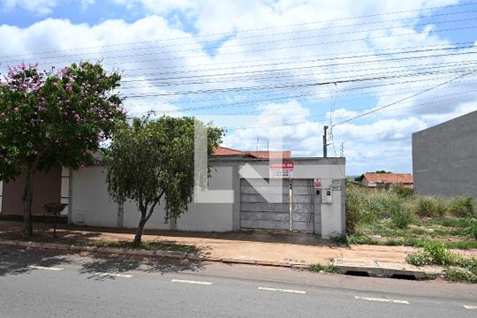 Casa à venda com 2 quartos, 123m² em Alto do Vale, Goiânia