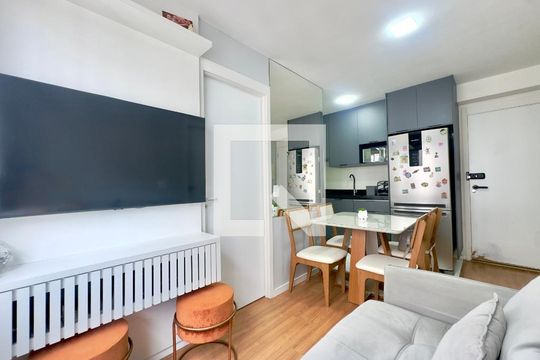 Apartamento à venda com 2 quartos, 36m² em Vila das Bandeiras, Guarulhos
