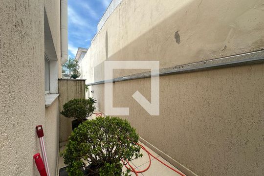 Quintal de casa de condomínio à venda com 3 quartos, 364m² em Jardim do Golf I, Barueri