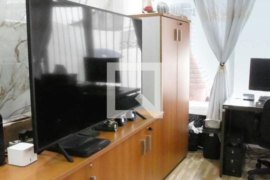 Casa para alugar com 1 quarto, 160m² em Jardim Ernestina, São Paulo