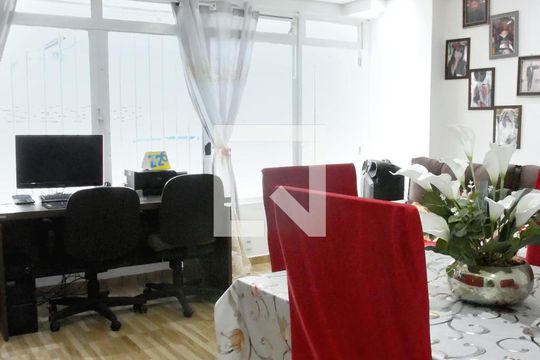 Casa para alugar com 1 quarto, 160m² em Jardim Ernestina, São Paulo