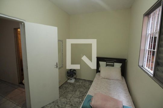 Quarto 1 de casa para alugar com 2 quartos, 70m² em Rádio Clube, Santos