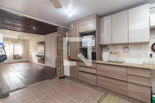 Cozinha e Área de Serviço de casa para alugar com 2 quartos, 150m² em Menino Deus, Porto Alegre