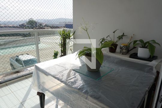 Apartamento para alugar com 3 quartos, 128m² em Jardim Santa Barbara, Embu das Artes