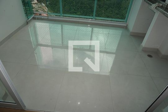 Apartamento para alugar com 3 quartos, 120m² em Jardim Branca Flor, Embu das Artes