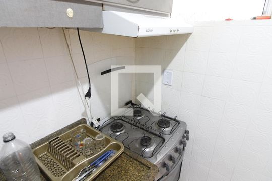 Cozinha de casa de condomínio para alugar com 2 quartos, 50m² em Peró, Cabo Frio